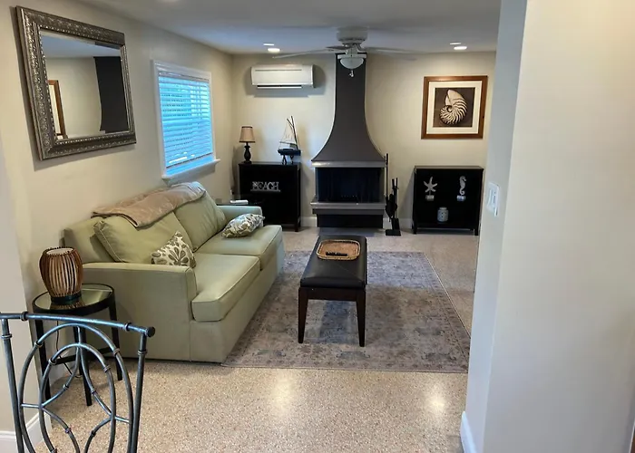 Indian Rocks Condo-steps To The * Clearwater Beach